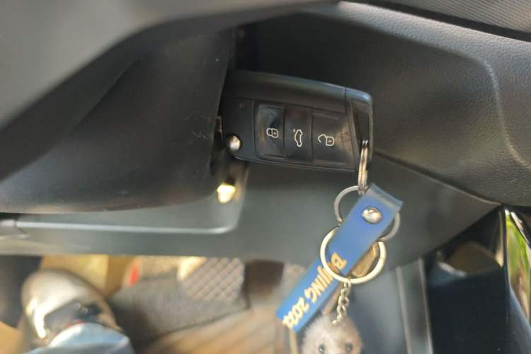 Used Volkswagen Tacqua 2020 1.5L Automatic Yue Vehicle Key