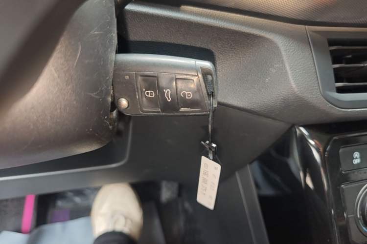 Used Volkswagen Tacqua 2020 1.5L Automatic Yue Vehicle Key