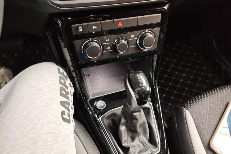 Used Volkswagen Tacqua 2021 1.5L Automatic Yue Zhi Lian Edition Gear Lever