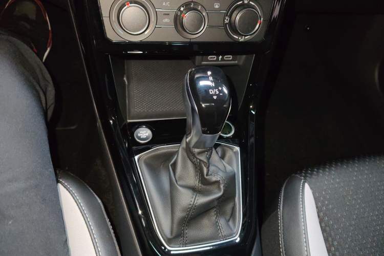 Used Volkswagen Tacqua 2021 1.5L Automatic Yue Zhi Lian Edition Gear Lever