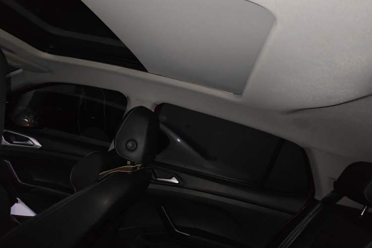 Used Volkswagen Tacqua 2021 1.5L Automatic 30th Anniversary Edition Headliner