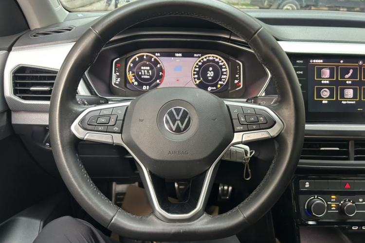 Used Volkswagen Tacqua 2021 200TSI DSG R-Line Smart Connectivity Version Interior 6