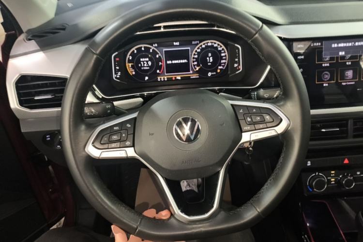 Used Volkswagen Tacqua 2021 200TSI DSG R-Line Smart Connectivity Version Steering Wheel