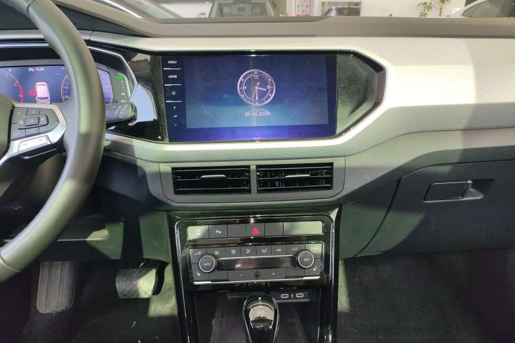 Used Volkswagen Tacqua 2021 280TSI DSG EnjoyPro Smart Connectivity Version Audio And AC Panel