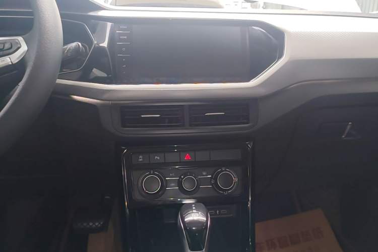 Used Volkswagen Tacqua 2021 1.5L Automatic Yue Zhi Lian Edition Audio And AC Panel