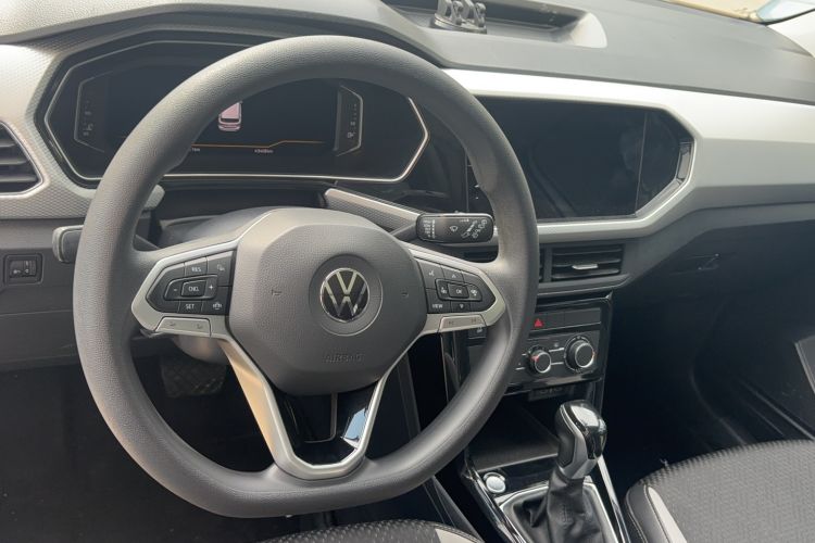 Used Volkswagen Tacqua 2021 200TSI DSG JoyConnect Edition Audio And AC Panel
