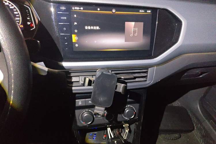 Used Volkswagen Tacqua 2021 280TSI DSG R-Line Connected Version Audio And AC Panel