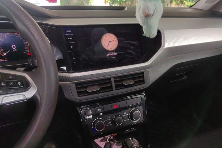 Used Volkswagen Tacqua 2021 200TSI DSG JoyConnect Edition Audio And AC Panel