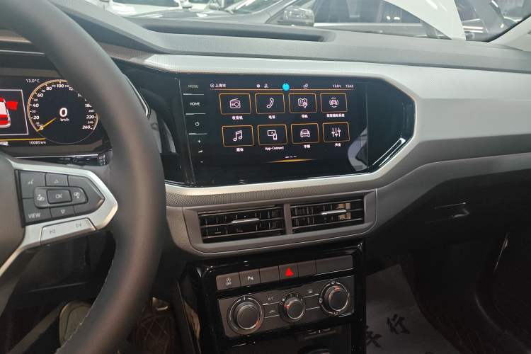 Used Volkswagen Tacqua 2021 280TSI DSG EnjoyPro Smart Connectivity Version Audio And AC Panel