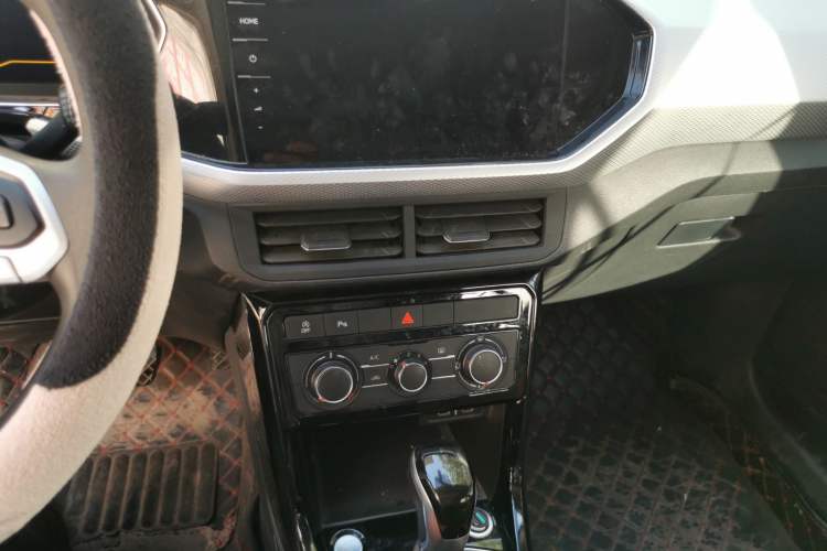 Used Volkswagen Tacqua 2021 1.5L Automatic Yue Zhi Lian Edition Audio And AC Panel