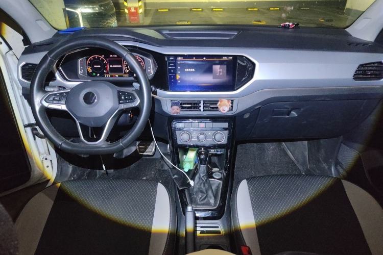 Used Volkswagen Tacqua 2021 280TSI DSG R-Line Connected Version Center Console