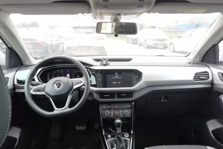 Used Volkswagen Tacqua 2021 200TSI DSG JoyConnect Edition Center Console