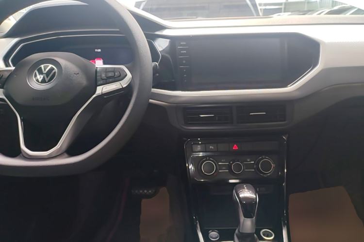 Used Volkswagen Tacqua 2021 1.5L Automatic Yue Zhi Lian Edition Center Console