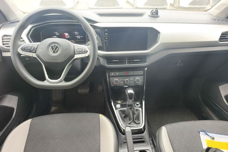 Used Volkswagen Tacqua 2021 1.5L Automatic 30th Anniversary Edition Center Console
