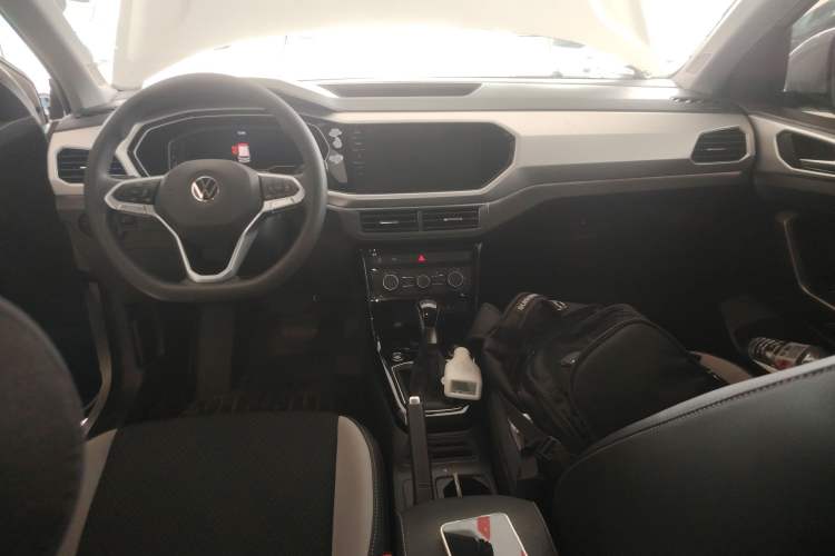 Used Volkswagen Tacqua 2021 1.5L Automatic Yue Zhi Lian Edition Center Console