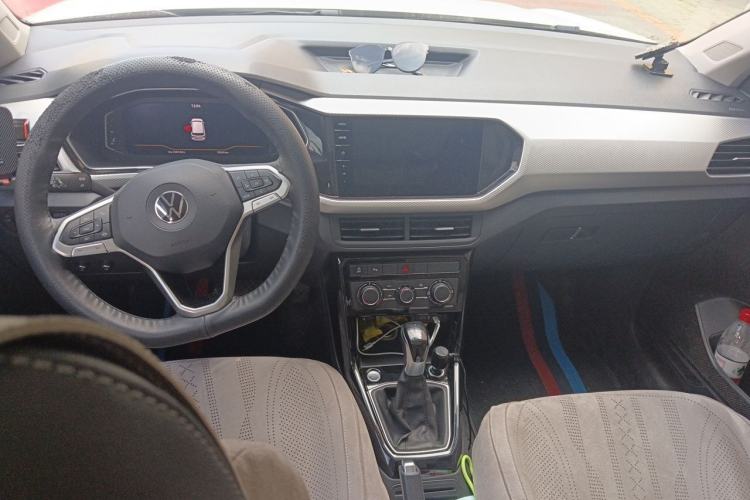 Used Volkswagen Tacqua 2021 1.5L Automatic 30th Anniversary Edition Center Console