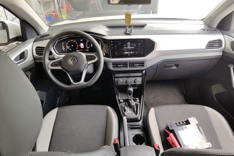 Used Volkswagen Tacqua 2021 1.5L Automatic 30th Anniversary Edition Center Console