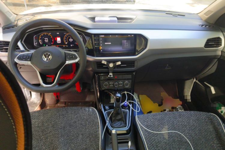 Used Volkswagen Tacqua 2021 1.5L Automatic Yue Zhi Lian Edition Center Console