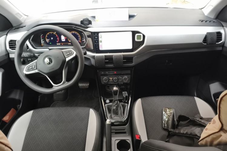 Used Volkswagen Tacqua 2021 1.5L Automatic Yue Zhi Lian Edition Center Console