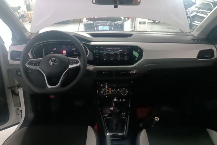 Used Volkswagen Tacqua 2021 1.5L Automatic Yue Zhi Lian Edition Center Console