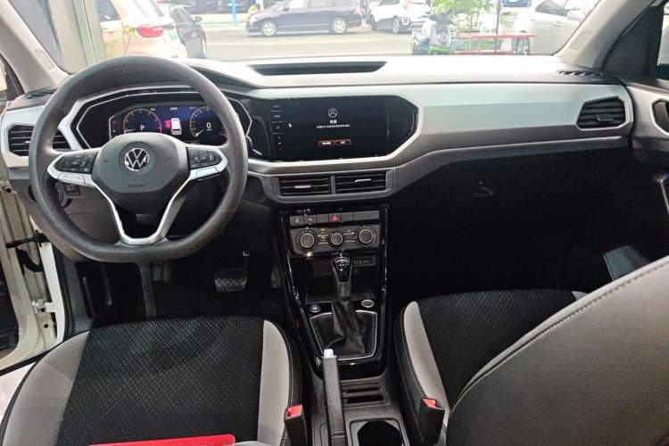 Used Volkswagen Tacqua 2021 1.5L Automatic Yue Zhi Lian Edition Center Console