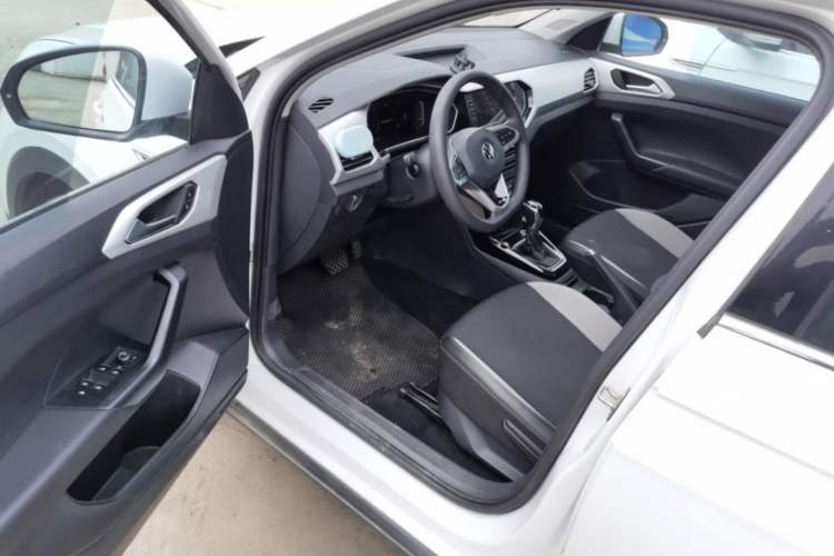 Used Volkswagen Tacqua 2021 200TSI DSG JoyConnect Edition Driver Seat
