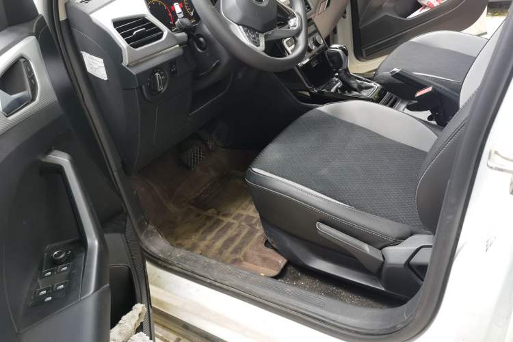 Used Volkswagen Tacqua 2021 1.5L Automatic 30th Anniversary Edition Driver Seat