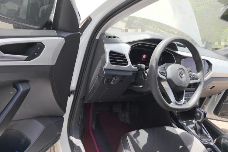 Used Volkswagen Tacqua 2021 200TSI DSG JoyConnect Edition Driver Seat