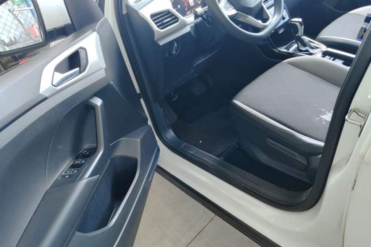 Used Volkswagen Tacqua 2021 1.5L Automatic 30th Anniversary Edition Driver Seat