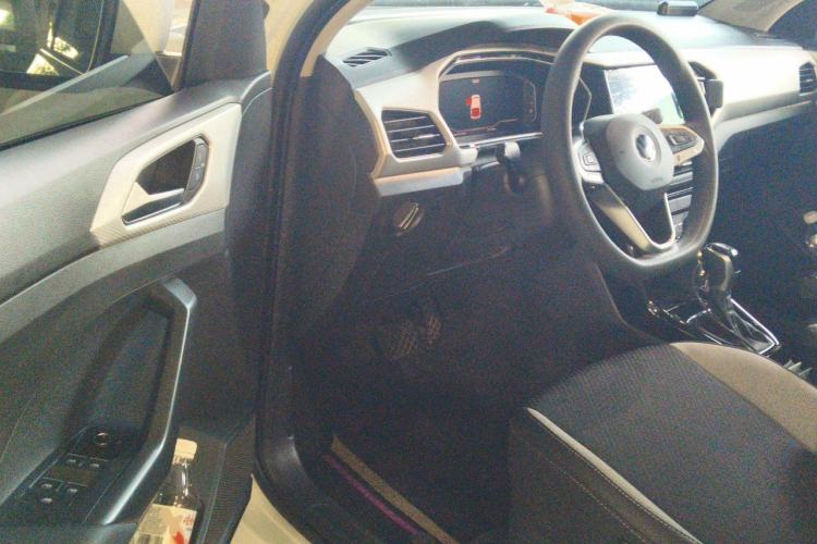 Used Volkswagen Tacqua 2021 200TSI DSG JoyConnect Edition Driver Seat