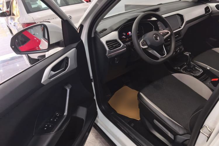 Used Volkswagen Tacqua 2021 200TSI DSG JoyConnect Edition Driver Seat