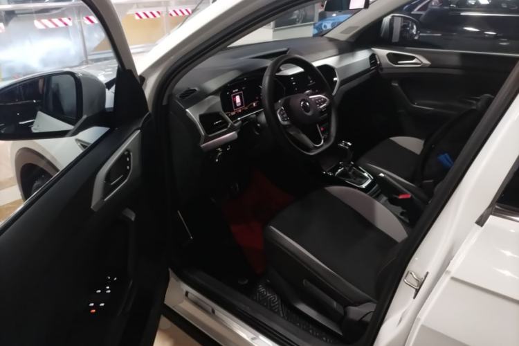 Used Volkswagen Tacqua 2021 280TSI DSG R-Line Connected Version Driver Seat
