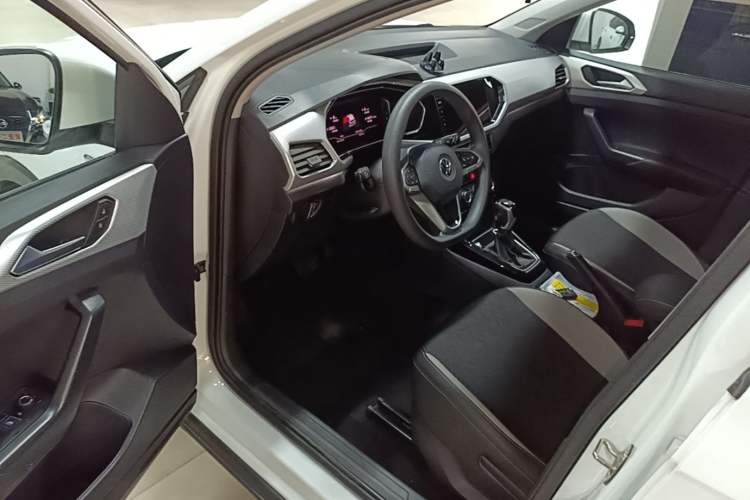 Used Volkswagen Tacqua 2021 200TSI DSG JoyConnect Edition Driver Seat