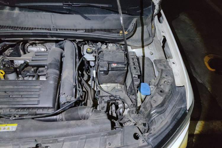 Used Volkswagen Tacqua 2021 280TSI DSG R-Line Connected Version Engine Bay Left