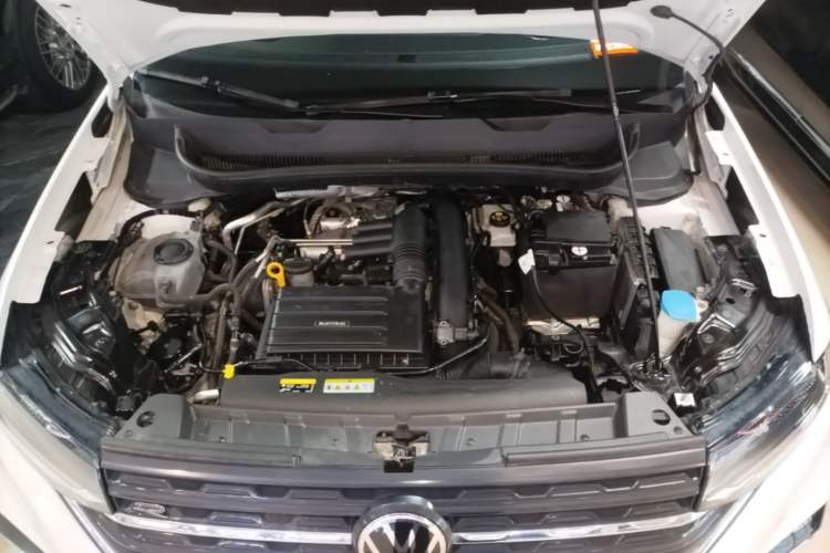 Used Volkswagen Tacqua 2021 280TSI DSG R-Line Connected Version Engine Bay
