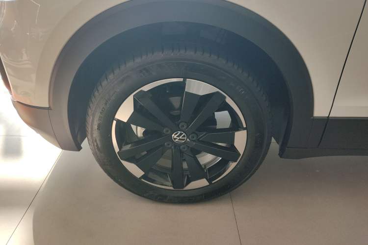 Used Volkswagen Tacqua 2021 280TSI DSG EnjoyPro Smart Connectivity Version Exterior 7