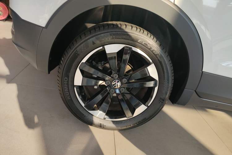 Used Volkswagen Tacqua 2021 280TSI DSG EnjoyPro Smart Connectivity Version Exterior 8