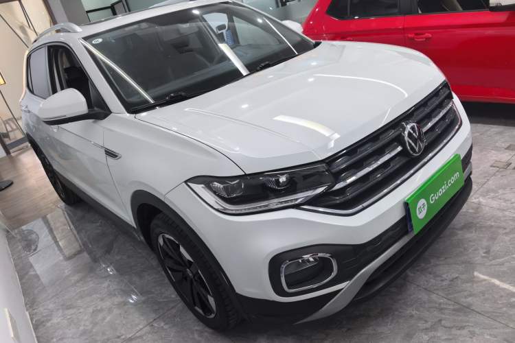 Used Volkswagen Tacqua 2021 200TSI DSG JoyConnect Edition Front Right 45 Deg