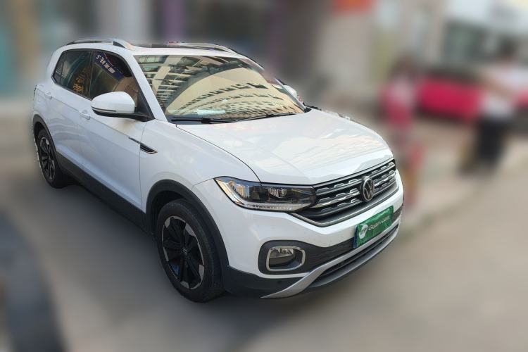 Used Volkswagen Tacqua 2021 1.5L Automatic R-Line Smart Connect Edition Front Right 45 Deg