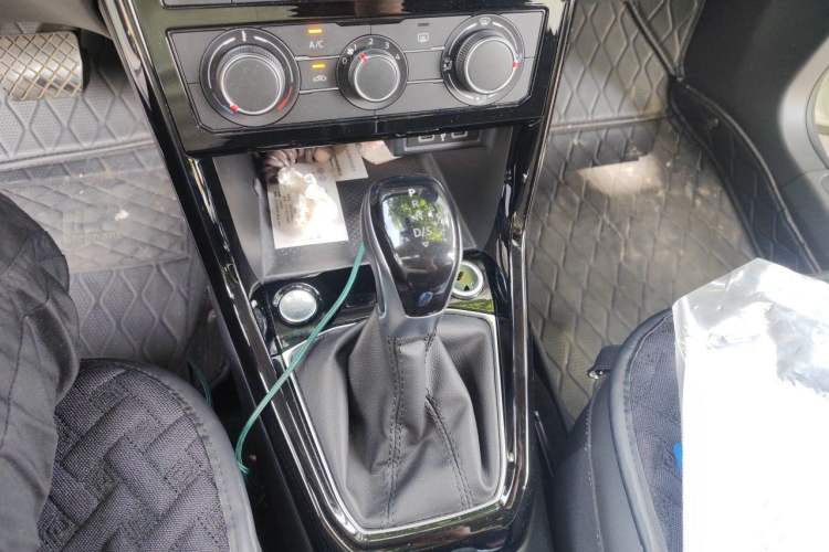 Used Volkswagen Tacqua 2021 1.5L Automatic Yue Zhi Lian Edition Gear Lever