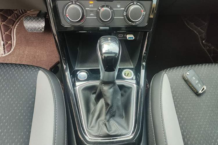 Used Volkswagen Tacqua 2021 1.5L Automatic Yue Zhi Lian Edition Gear Lever