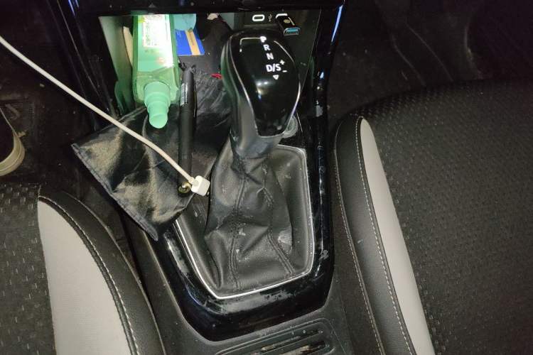 Used Volkswagen Tacqua 2021 280TSI DSG R-Line Connected Version Gear Lever