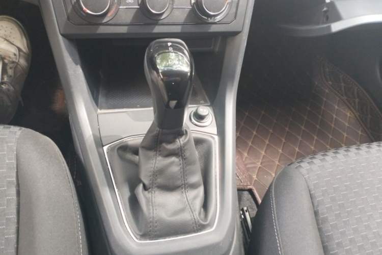 Used Volkswagen Tacqua 2021 1.5L Automatic Shangzhilian Edition Gear Lever