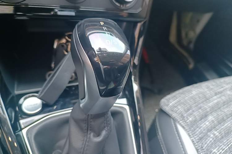 Used Volkswagen Tacqua 2021 1.5L Automatic Yue Zhi Lian Edition Gear Lever