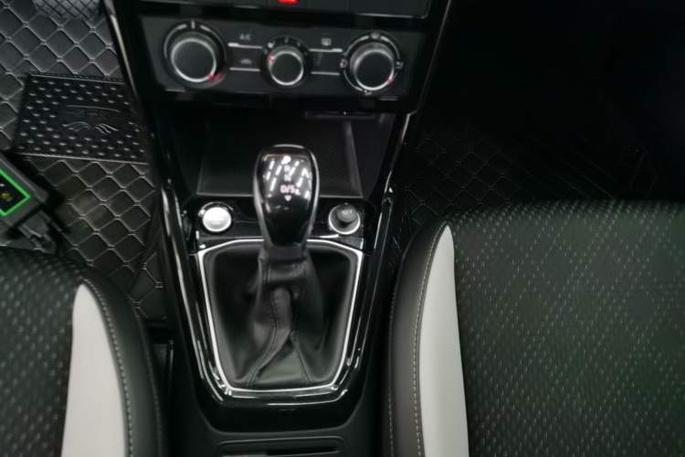 Used Volkswagen Tacqua 2021 1.5L Automatic Yue Zhi Lian Edition Gear Lever