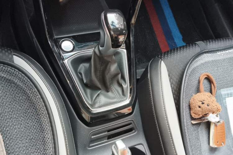 Used Volkswagen Tacqua 2021 200TSI DSG JoyConnect Edition Gear Lever