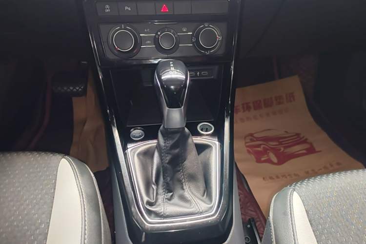 Used Volkswagen Tacqua 2021 1.5L Automatic Yue Zhi Lian Edition Gear Lever