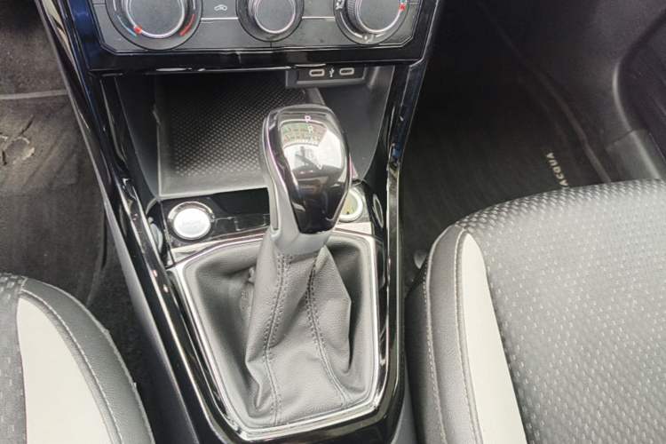 Used Volkswagen Tacqua 2021 1.5L Automatic Yue Zhi Lian Edition Gear Lever