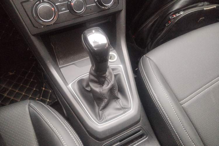 Used Volkswagen Tacqua 2021 1.5L Automatic Shangzhilian Edition Gear Lever