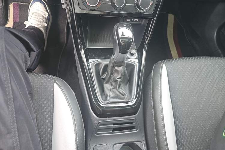 Used Volkswagen Tacqua 2021 1.5L Automatic Yue Zhi Lian Edition Gear Lever